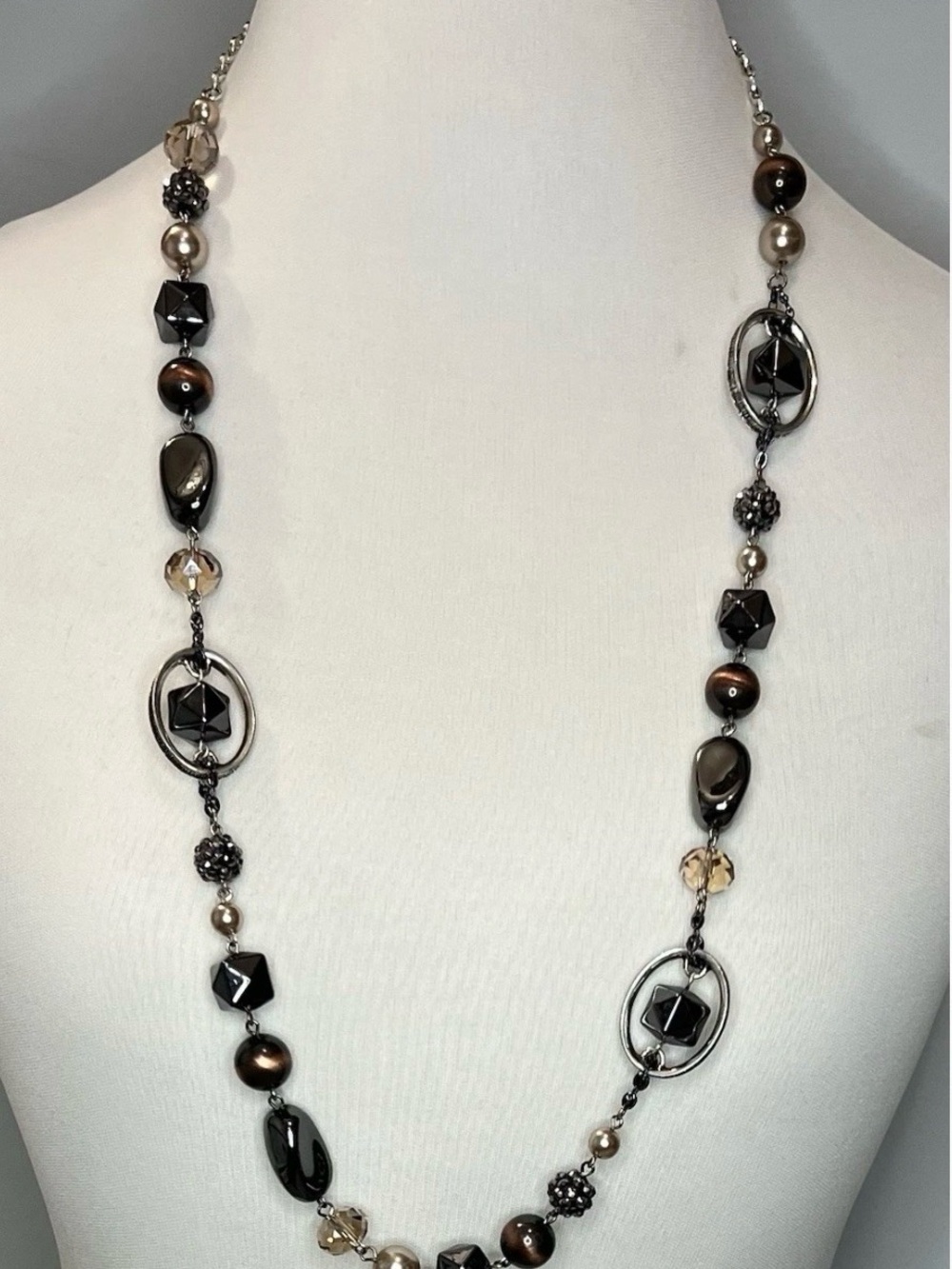 0193) Premier Designs Total Eclipse Necklace